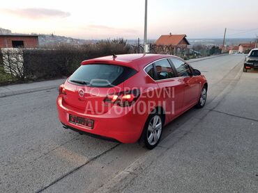 Opel Astra J 