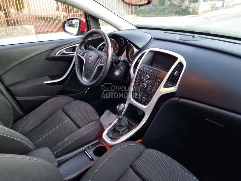 Opel Astra J 