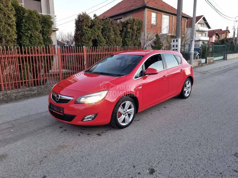 Opel Astra J 