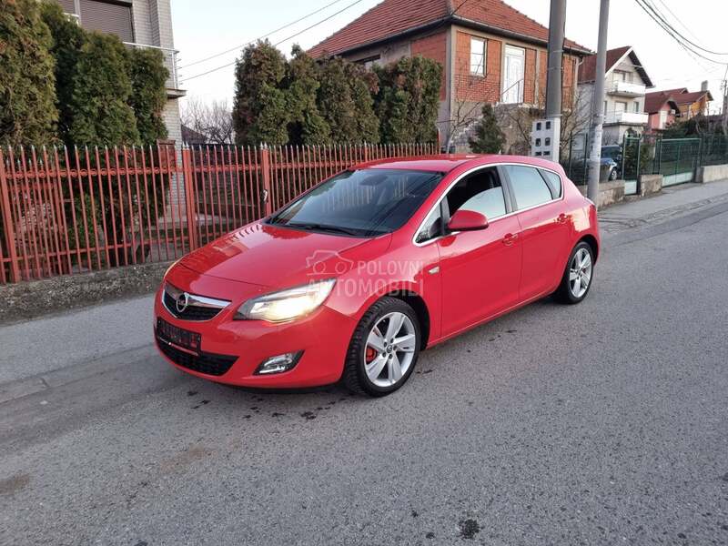 Opel Astra J 