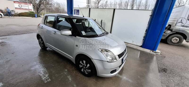 Suzuki Swift 
