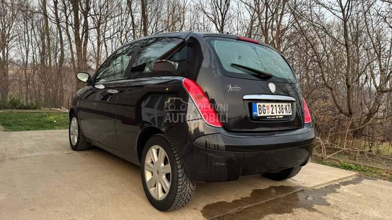 Lancia Ypsilon 