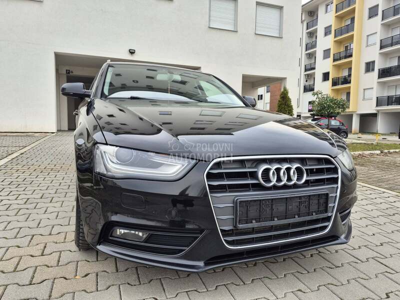 Audi A4 //LED/KOZA/NAV//