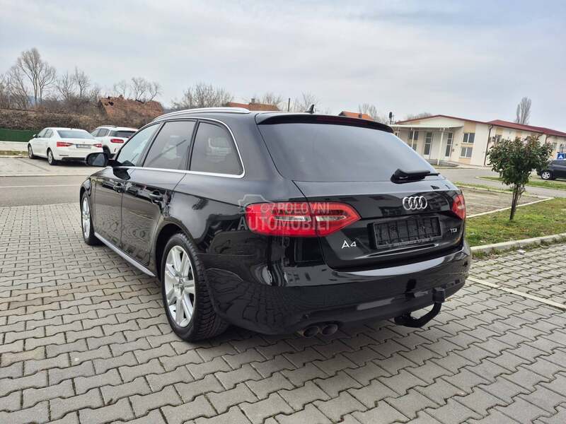 Audi A4 //LED/KOZA/NAV//