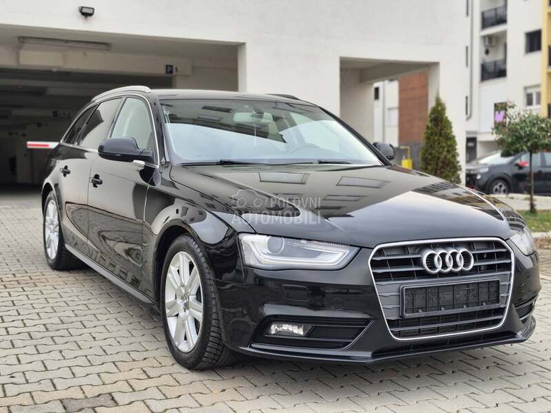 Audi A4 //LED/KOZA/NAV//