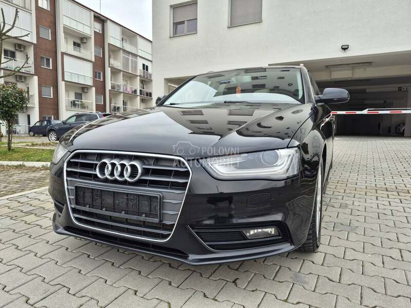 Audi A4 //LED/KOZA/NAV//