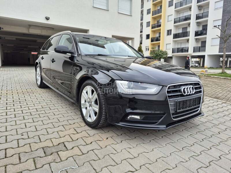 Audi A4 //LED/KOZA/NAV//
