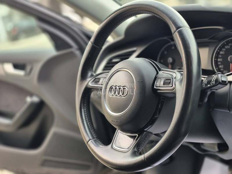 Audi A4 //LED/KOZA/NAV//