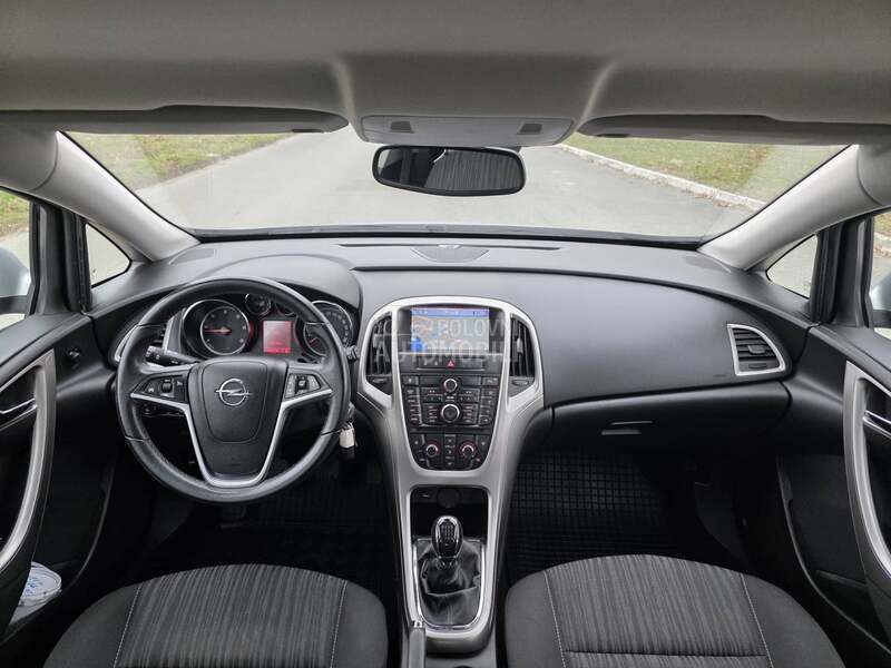 Opel Astra J 