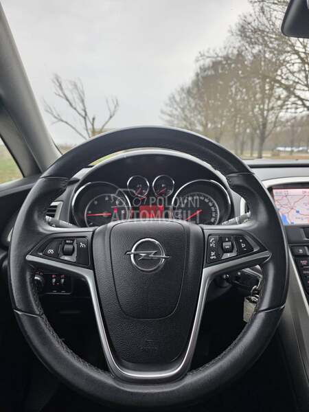Opel Astra J 