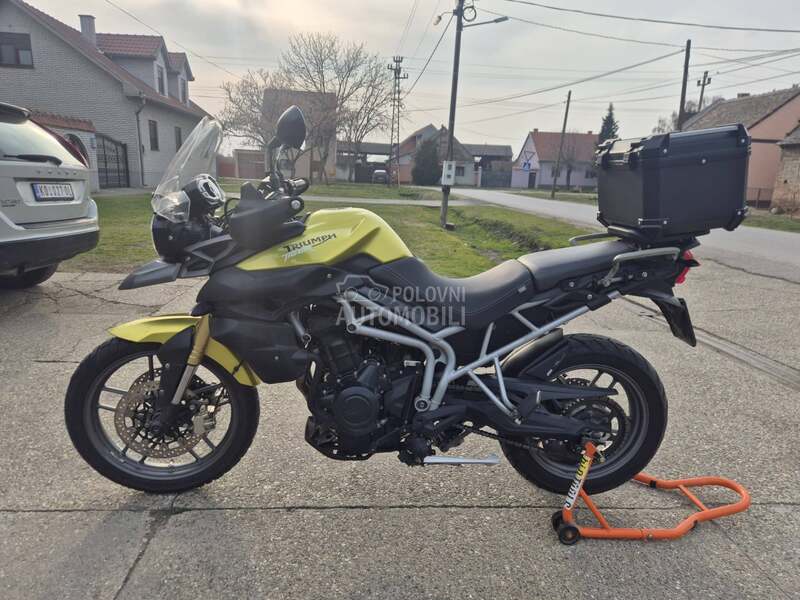 Triumph Tiger 800