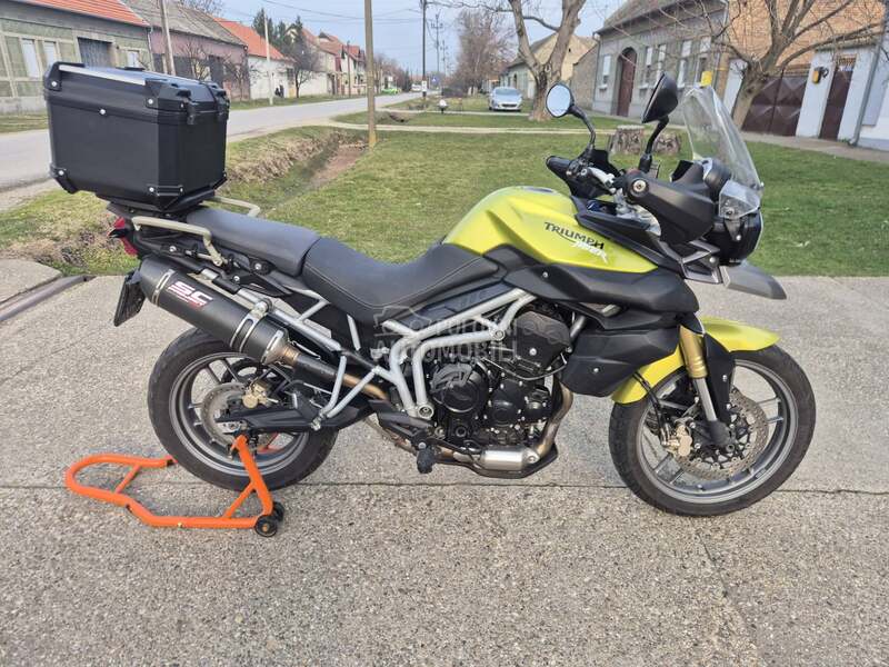 Triumph Tiger 800