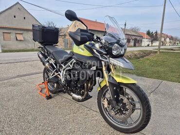 Triumph Tiger 800
