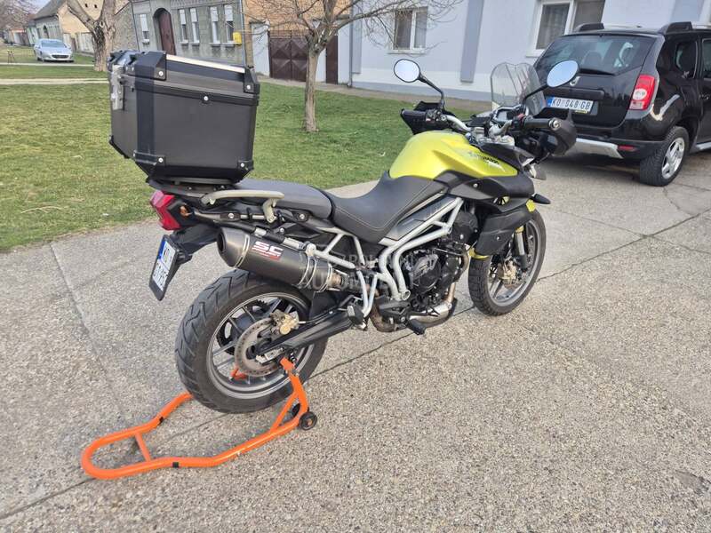 Triumph Tiger 800