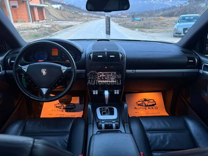Porsche Cayenne 