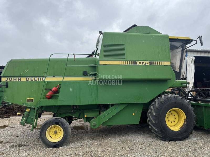 John Deere 1075