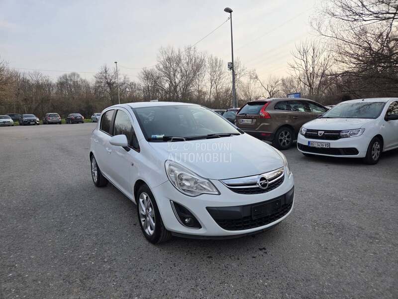 Opel Corsa D 150 000 k m