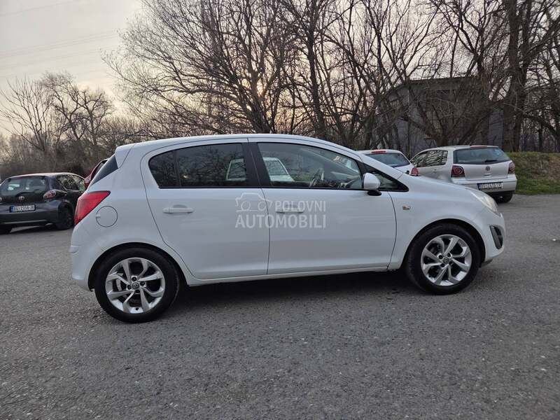 Opel Corsa D 150 000 k m