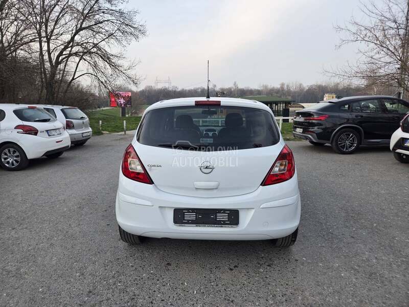 Opel Corsa D 150 000 k m
