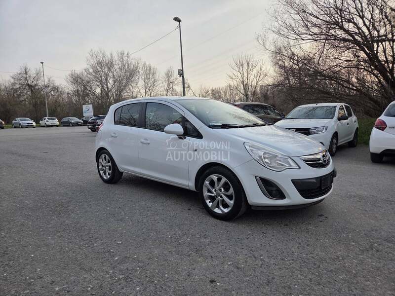 Opel Corsa D 150 000 k m