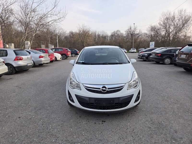 Opel Corsa D 150 000 k m