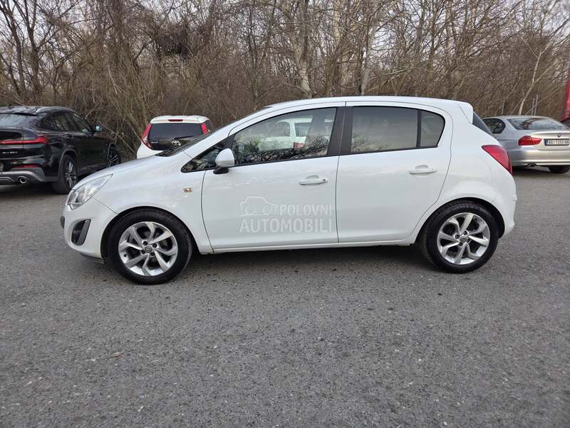 Opel Corsa D 150 000 k m