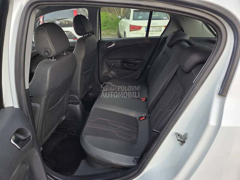 Opel Corsa D 150 000 k m