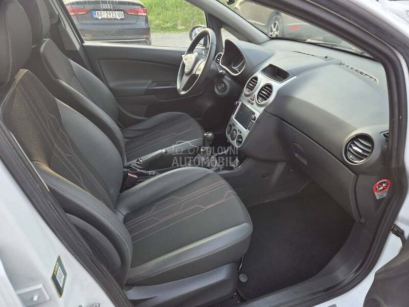 Opel Corsa D 150 000 k m