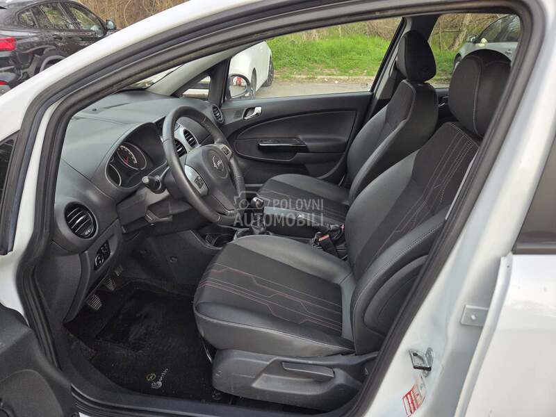 Opel Corsa D 150 000 k m