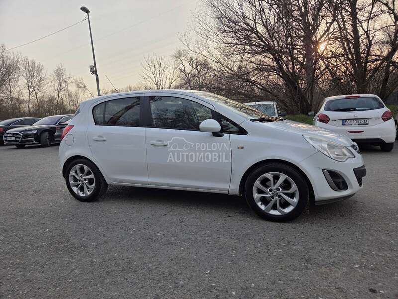 Opel Corsa D 150 000 k m