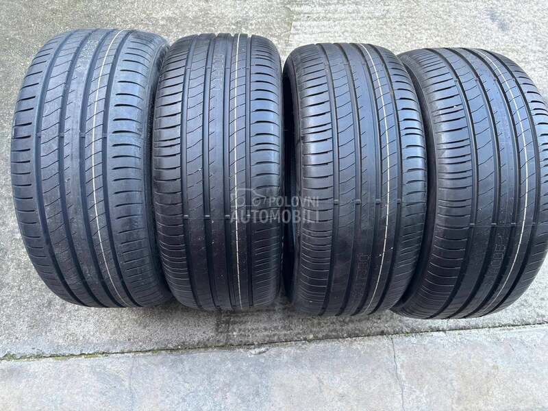 Maxxis 225/45 R18 Letnja