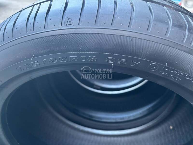 Maxxis 225/45 R18 Letnja