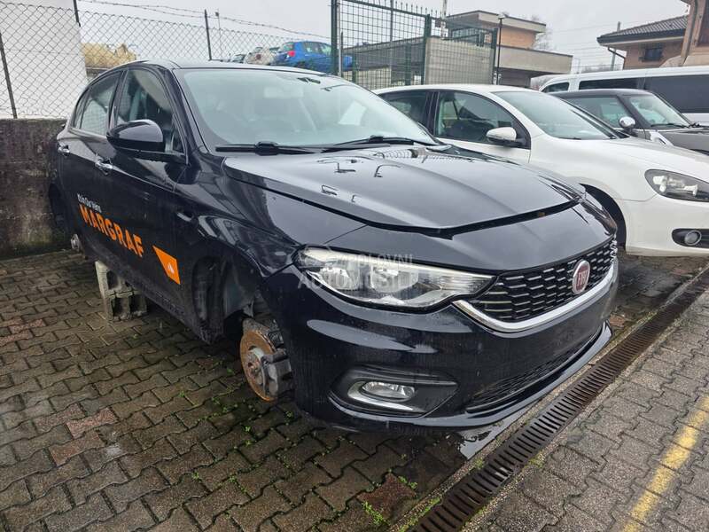 Fiat Tipo 2017. god. -  kompletan auto u delovima