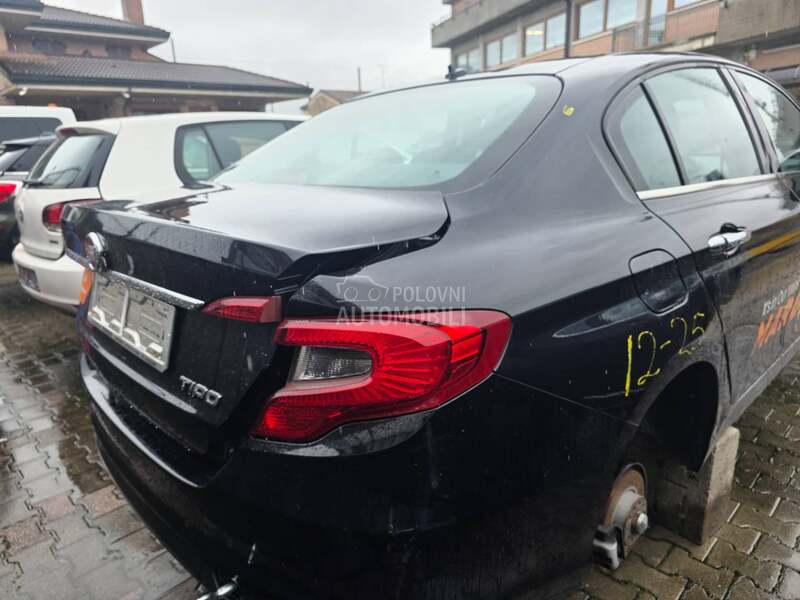 Fiat Tipo 2017. god. -  kompletan auto u delovima