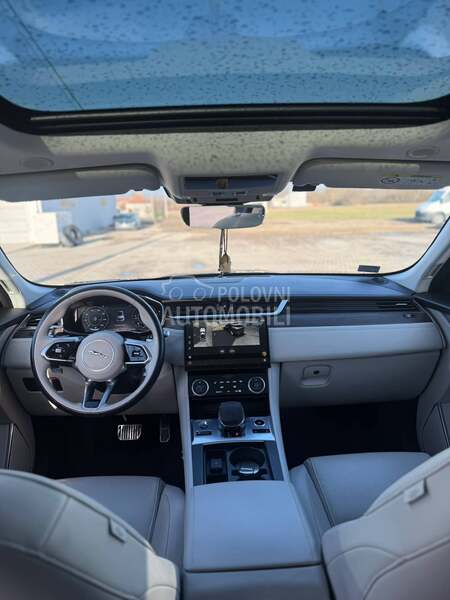 Jaguar F pace 2.0 MHEV