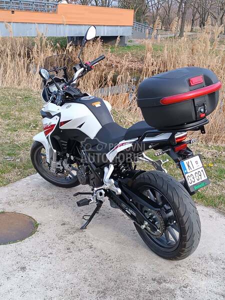 Benelli trk 251