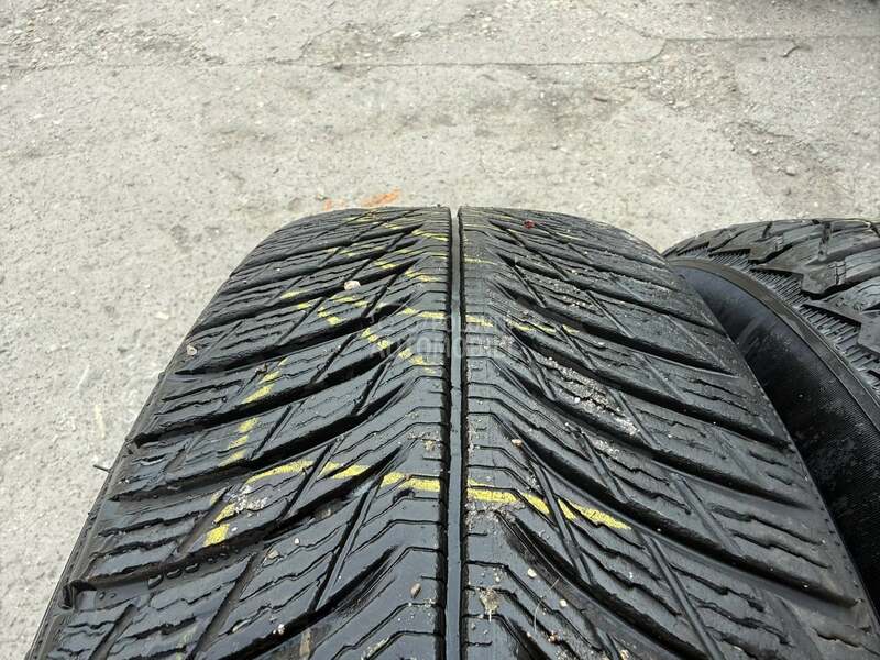 Michelin 215/65 R17 Zimska