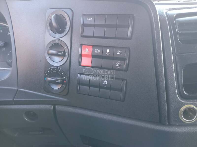 Mercedes Benz atego 9 21