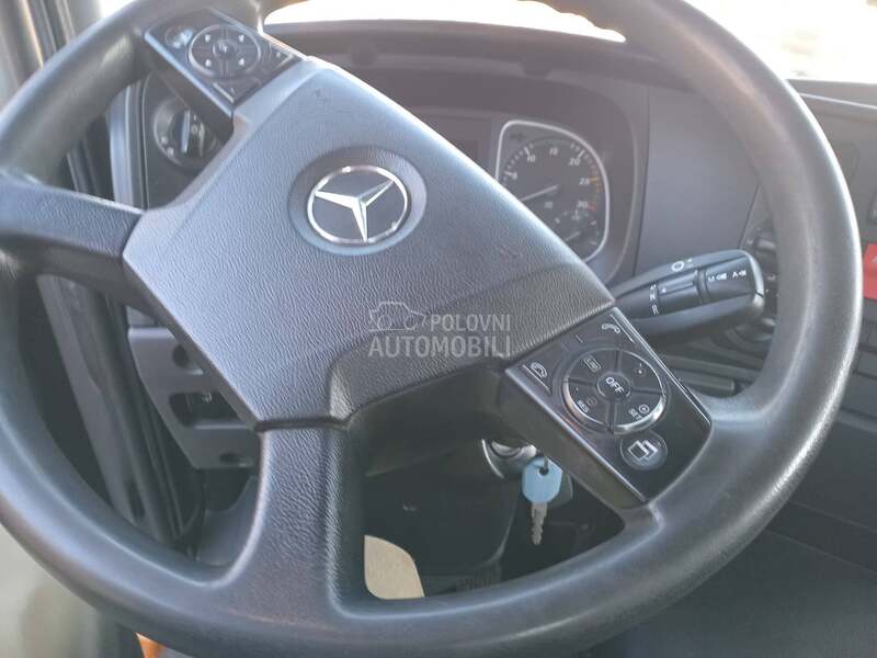 Mercedes Benz atego 9 21