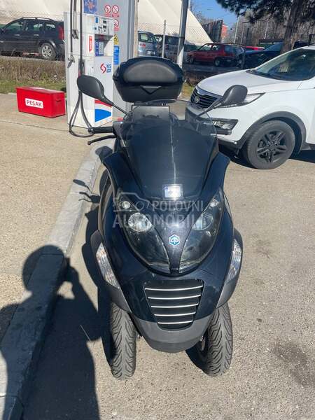 Piaggio MP3 250