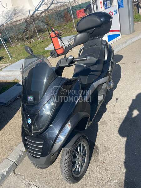 Piaggio MP3 250