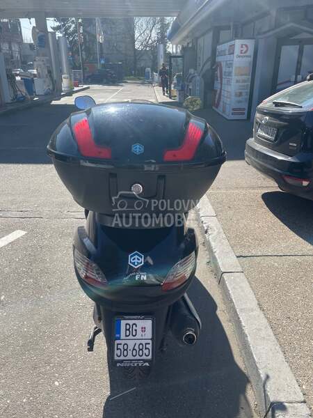 Piaggio MP3 250