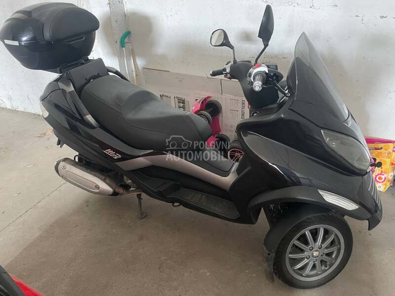 Piaggio MP3 250