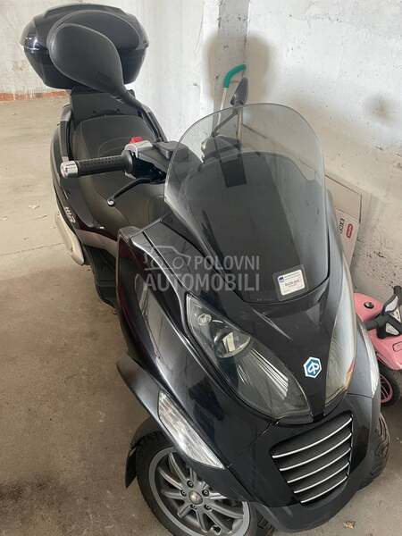 Piaggio MP3 250