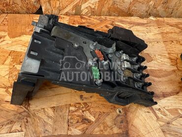 KUTIJA OSIGURACA 1.6hdi za Citroen C4 Grand Picasso za 2008. god.