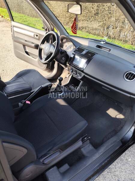 Suzuki Swift 1.3
