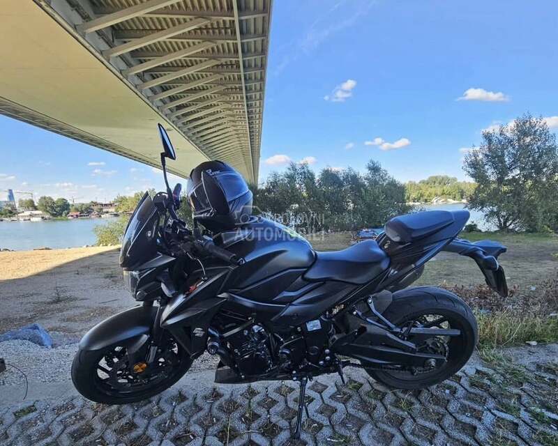 Suzuki GSXS