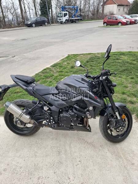 Suzuki GSXS