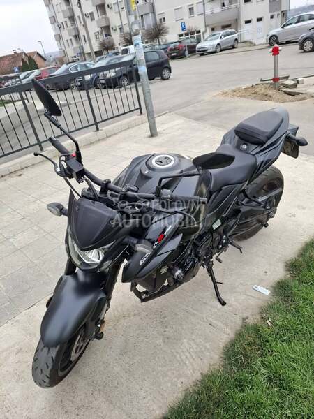Suzuki GSXS