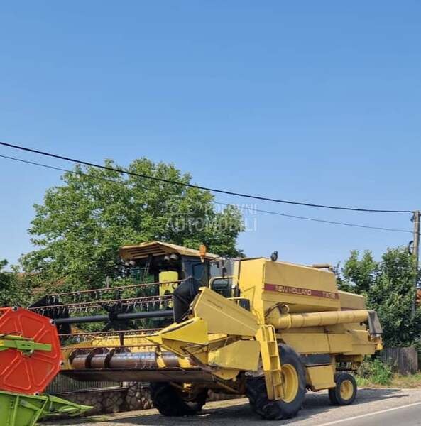 New Holland TX32